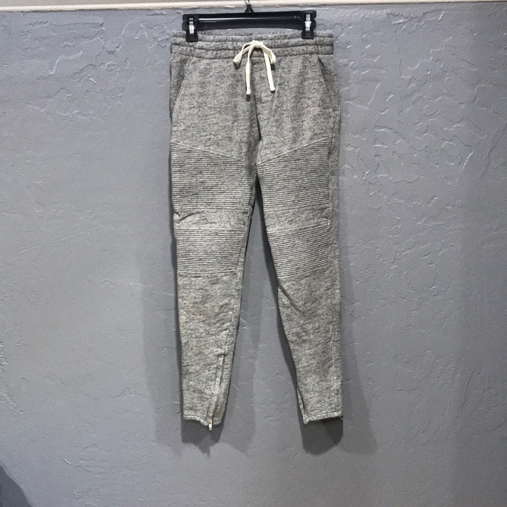Unique sweat pant style